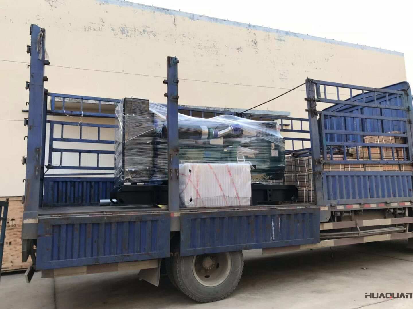 趙先生從華全動(dòng)力采購(gòu)的一臺(tái)200kw標(biāo)配柴油發(fā)電機(jī)組于11月9日成功發(fā)往四川